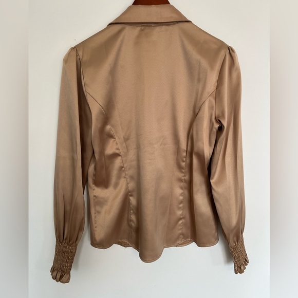 Laura gold Tan Blouse smocked cuffs size 6 - Picture 3 of 6